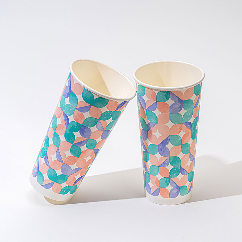 ¿Se pueden reutilizar vasos de papel desechables?