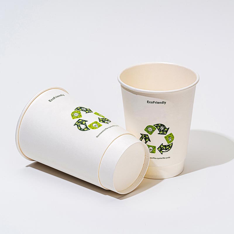 Taza de papel forrado acuoso